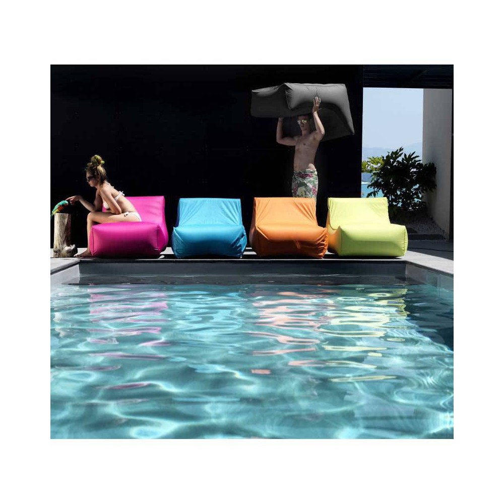 Fauteuil bleu turquoise flottant pour piscine en vente sur PoufDesign