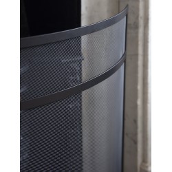 Pare-feu rectangulaire incurvé en métal noir mat | Pouf Design