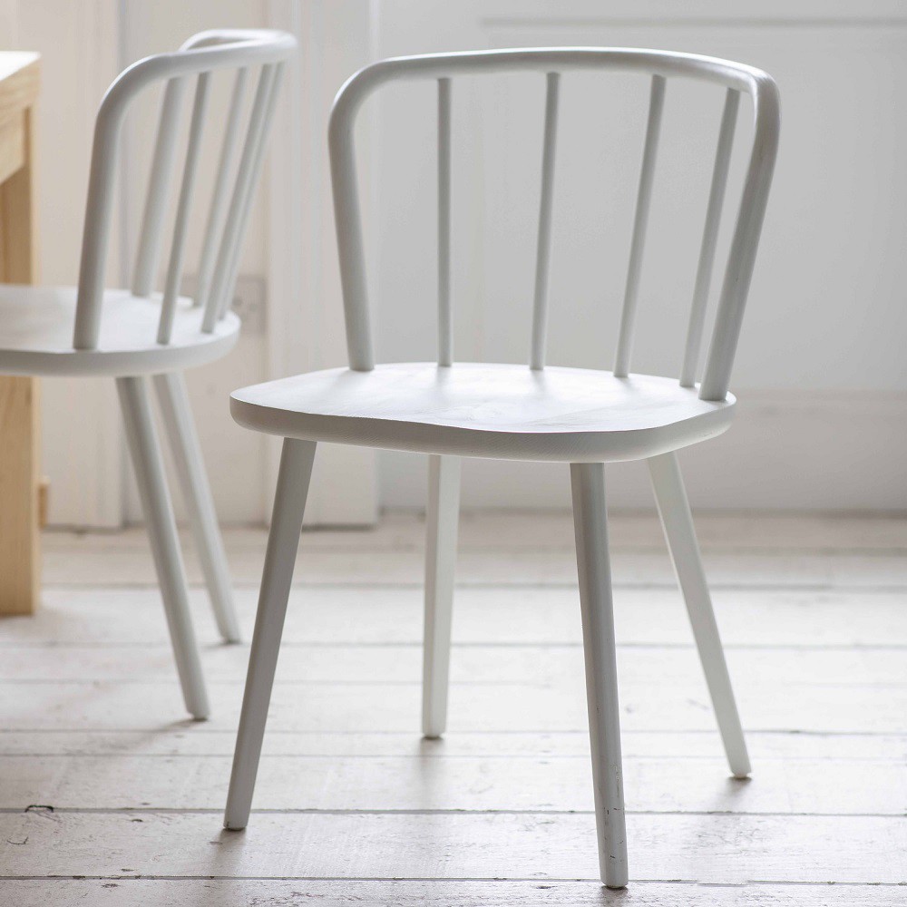 Ensemble de 2 chaises en bois de frêne blanc  Pouf Design