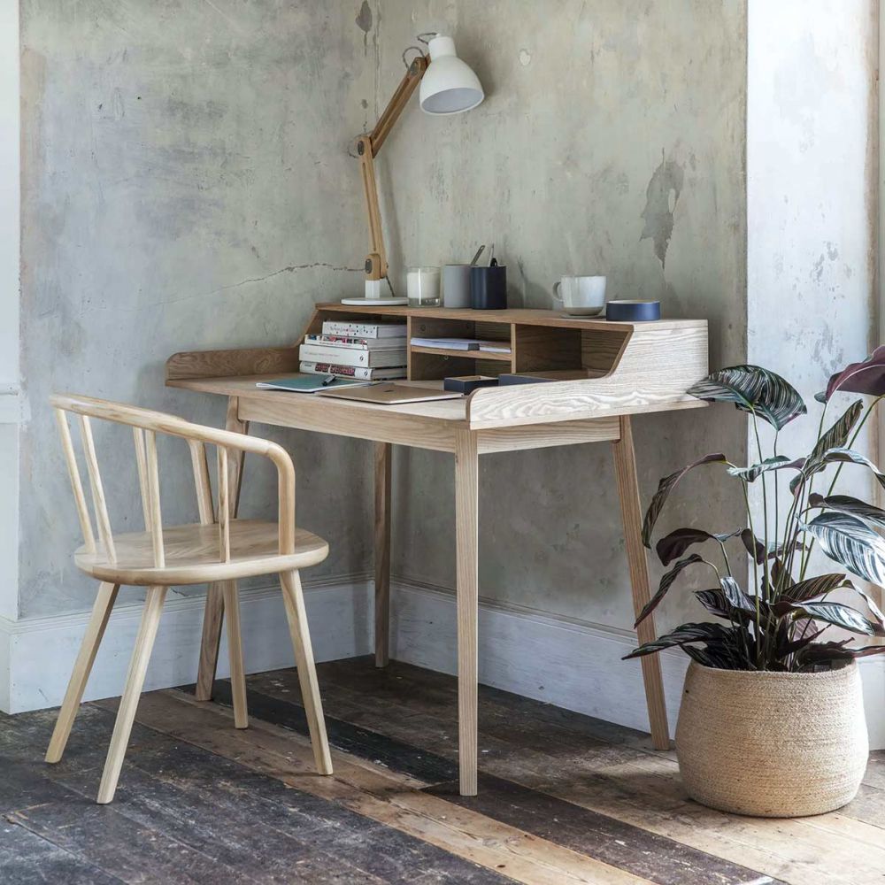 Bureau en bois avec rangements