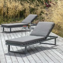 chaise longue grise