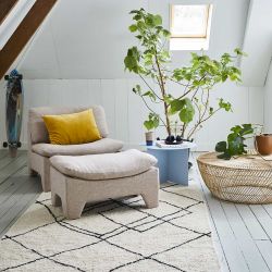 Fauteuil bouclettes nude
