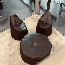 Pouf en cuir noir trimm copenhaguen