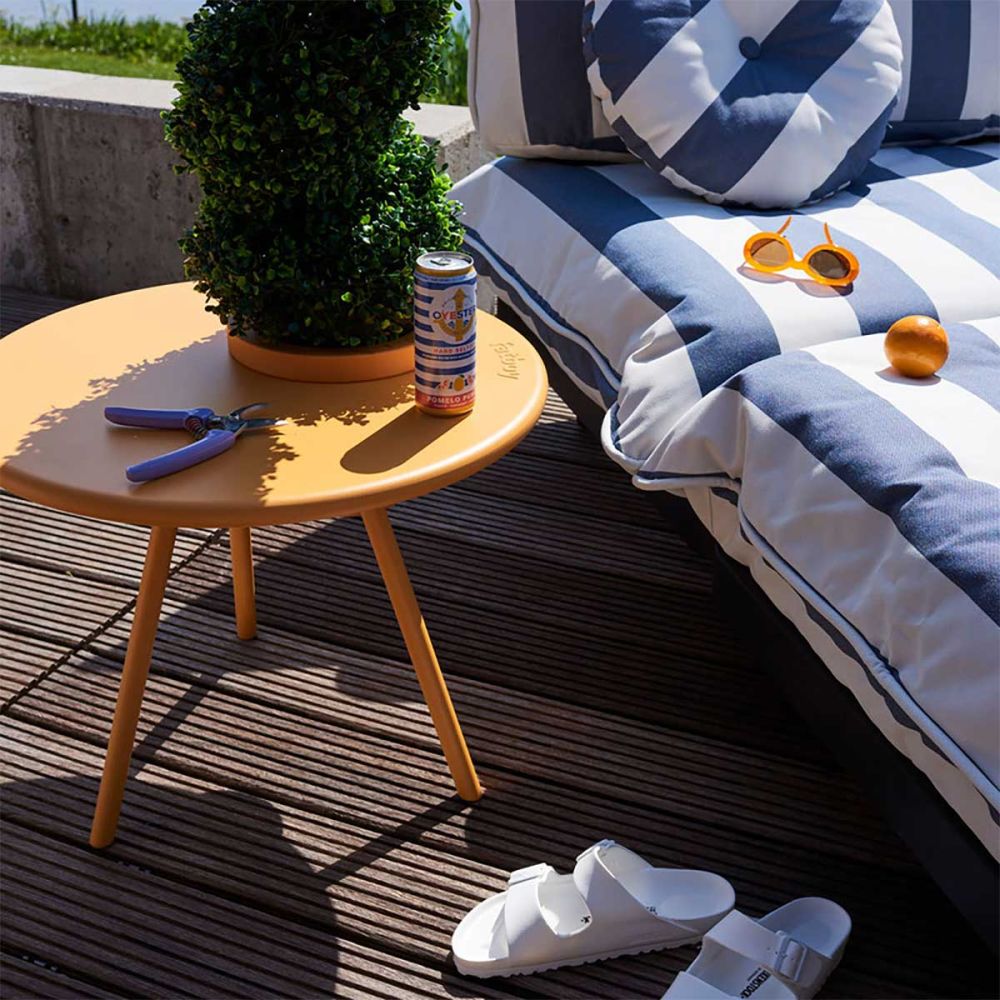 Table jaune pour balcon