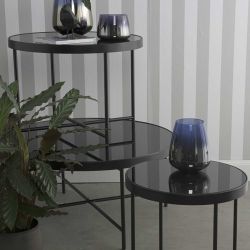 Petite table basse en verre lisse