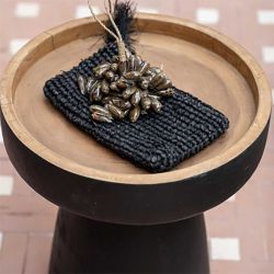 table d'appoint noire et plateau naturel
