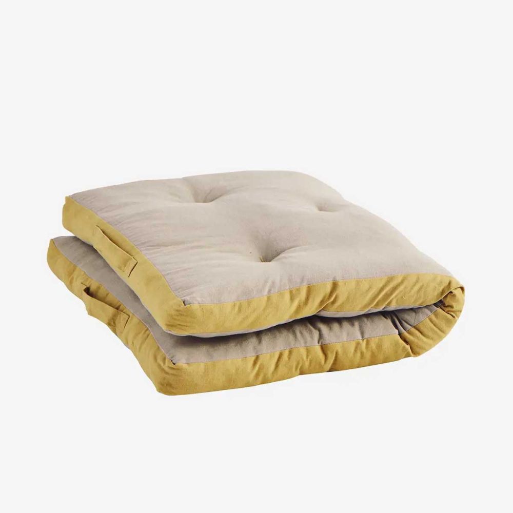 petit matelas  imprimé beige taupe avec bande jaune