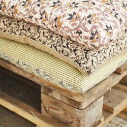 Matelas de sol imprimé marron beige et noir