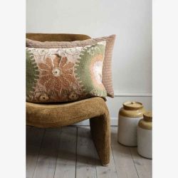 fauteuil en velours ambré design moderne